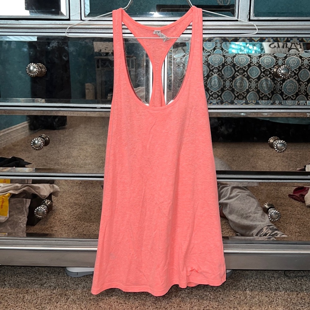 Under armour tank